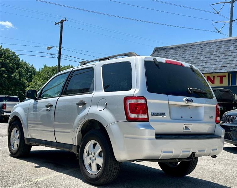 Ford Escape  2011
