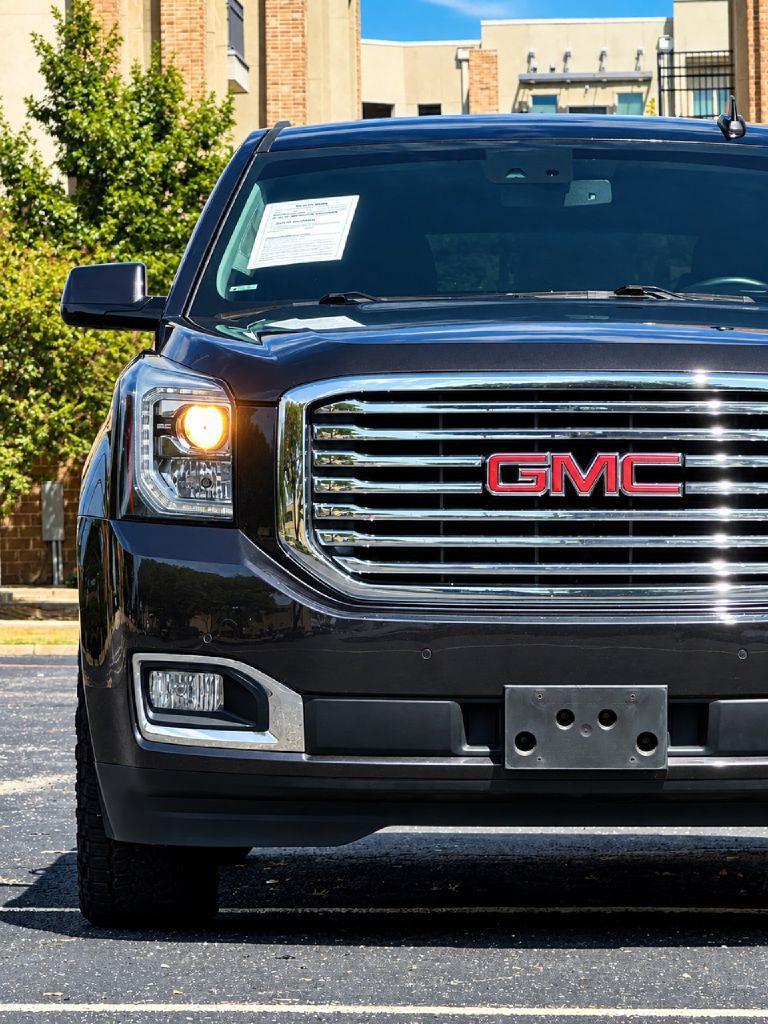 GMC Yukon photo 7