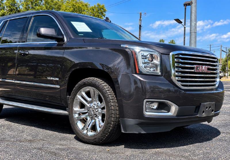 GMC Yukon photo 8