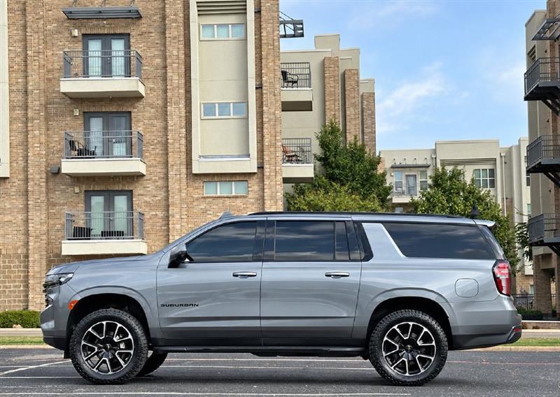 Chevrolet Suburban  2021
