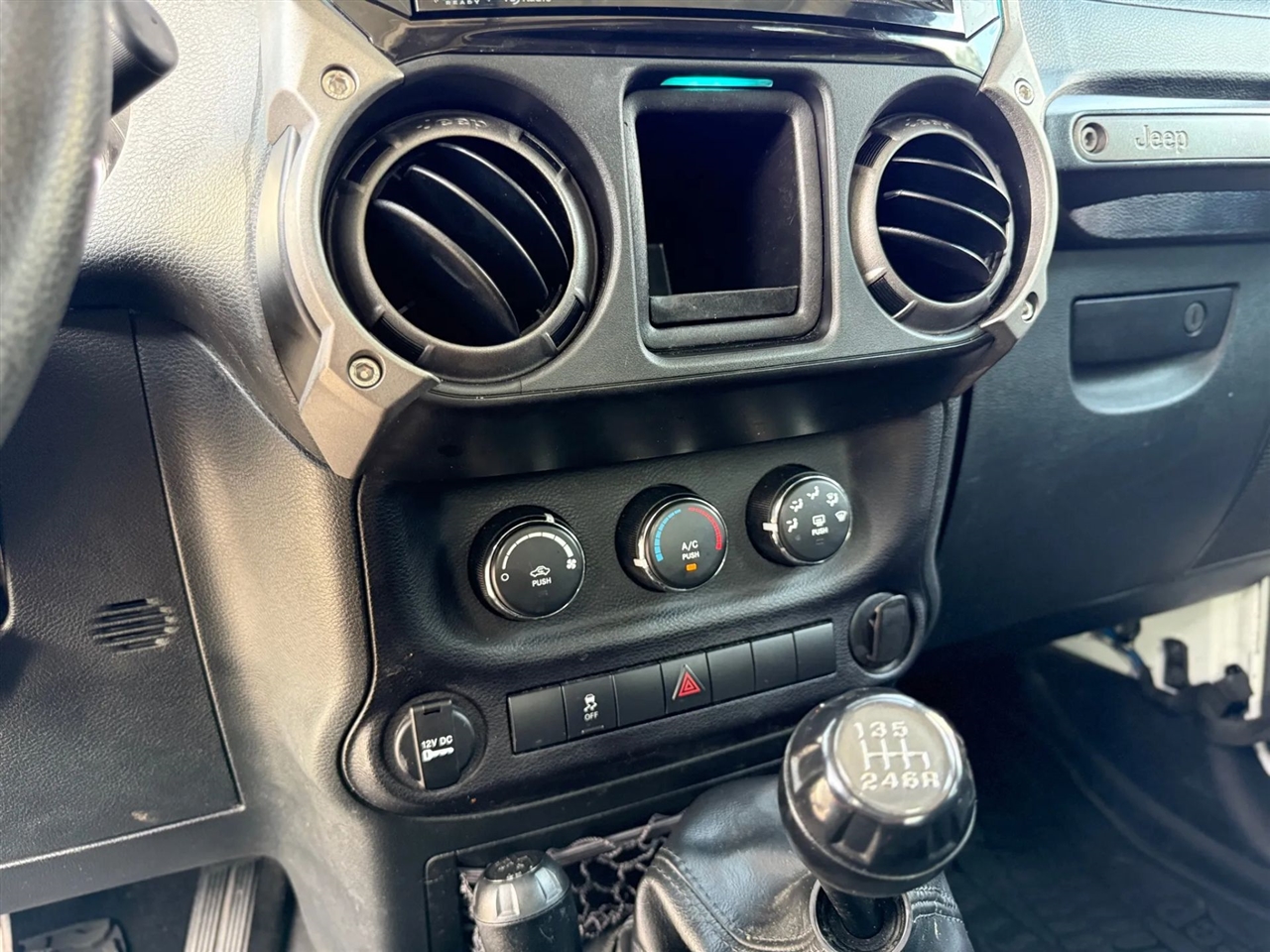 2016 Jeep Wrangler Unlimited Sport photo 29