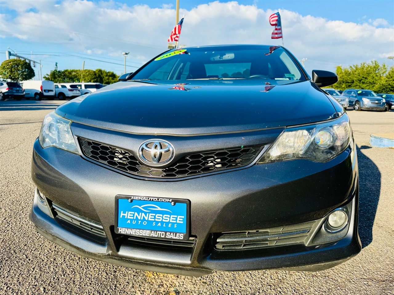 2014 Toyota Camry SE photo 4