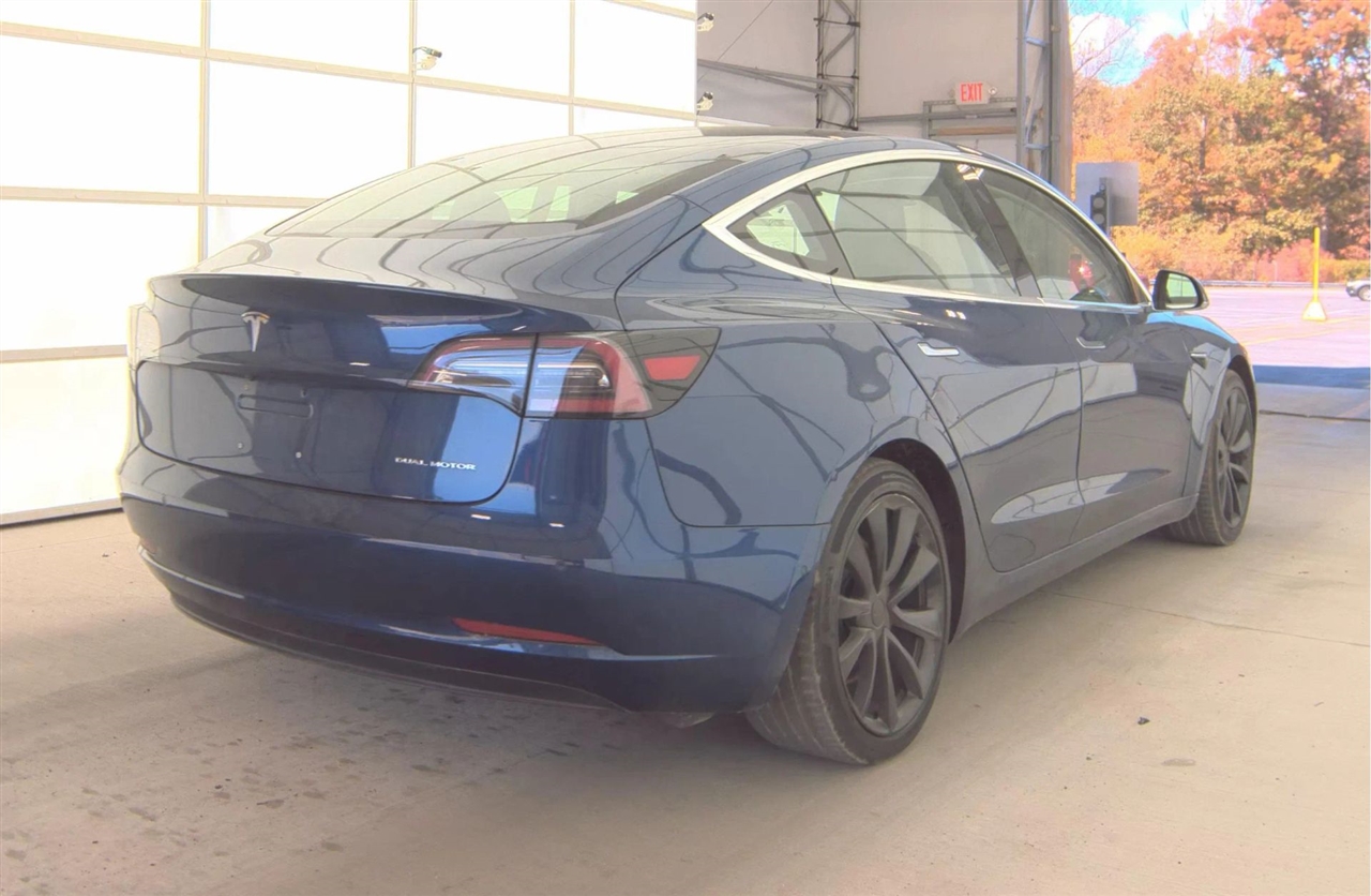 2018 Tesla Model 3 Long Range photo 4