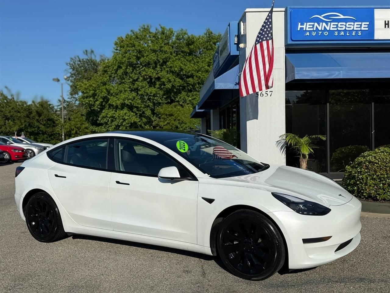 2022 Tesla Model 3 Standard Range Plus's photo