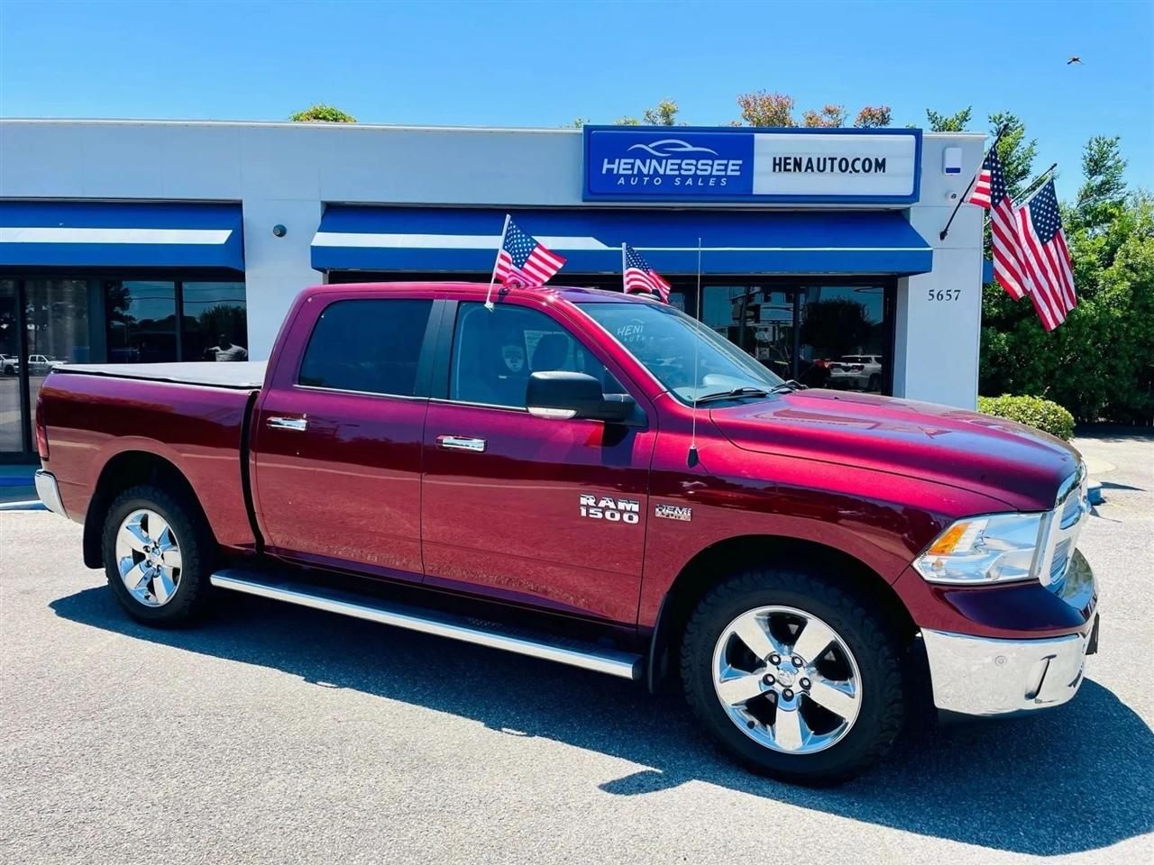 2016 RAM 1500 4WD Crew Cab 140.5" Big Horn
