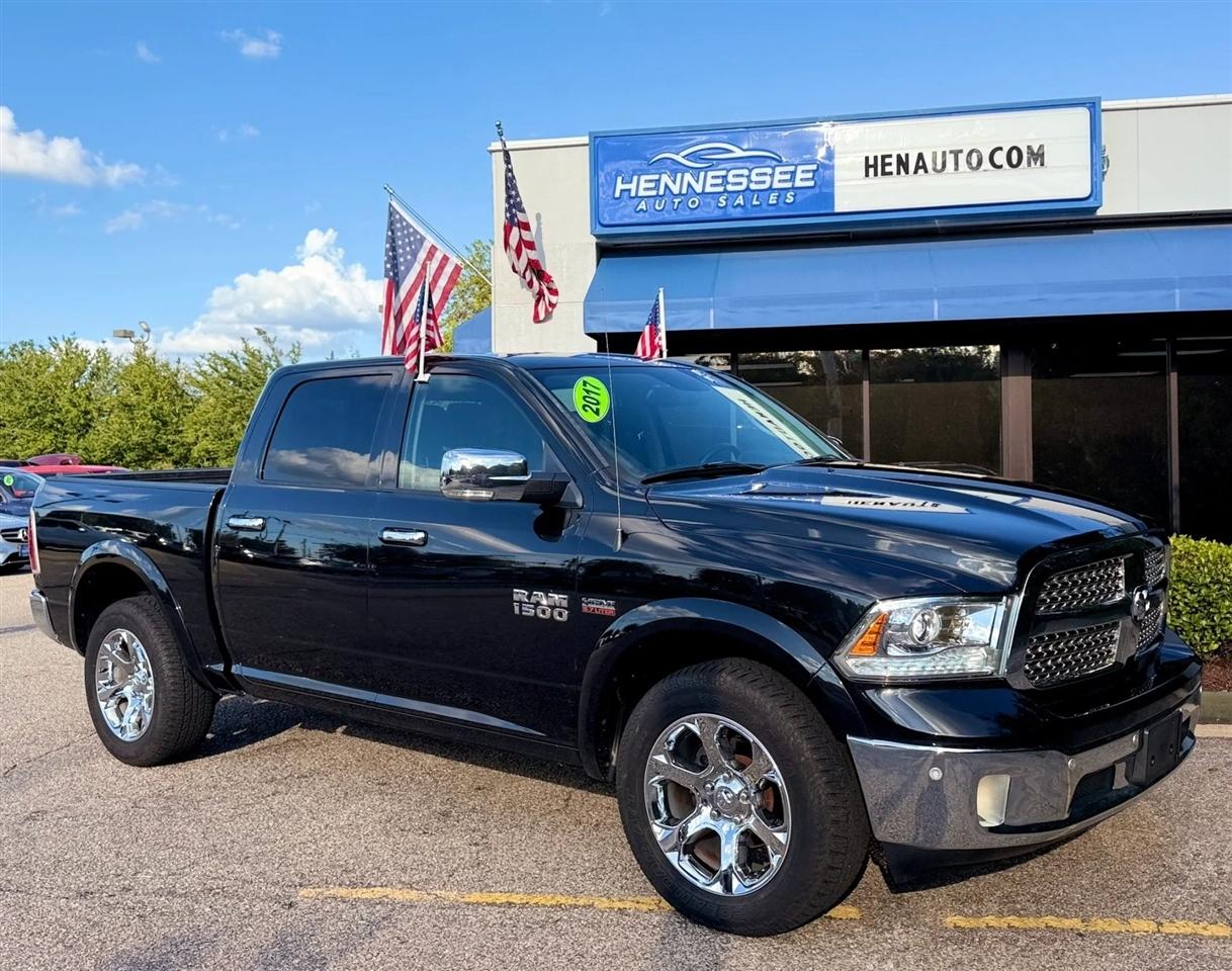 2017 RAM 1500 Laramie 4x4 Crew Cab 5'7" Box