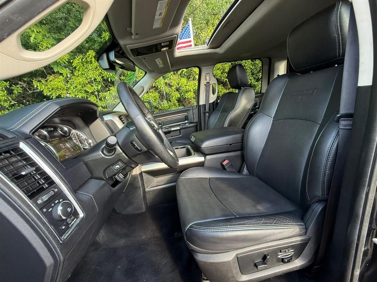 RAM 1500 Laramie 4x4 Crew Cab 5'7" Box 2017