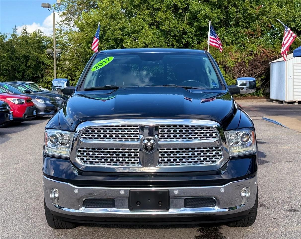 RAM 1500 Laramie 4x4 Crew Cab 5'7" Box 2017