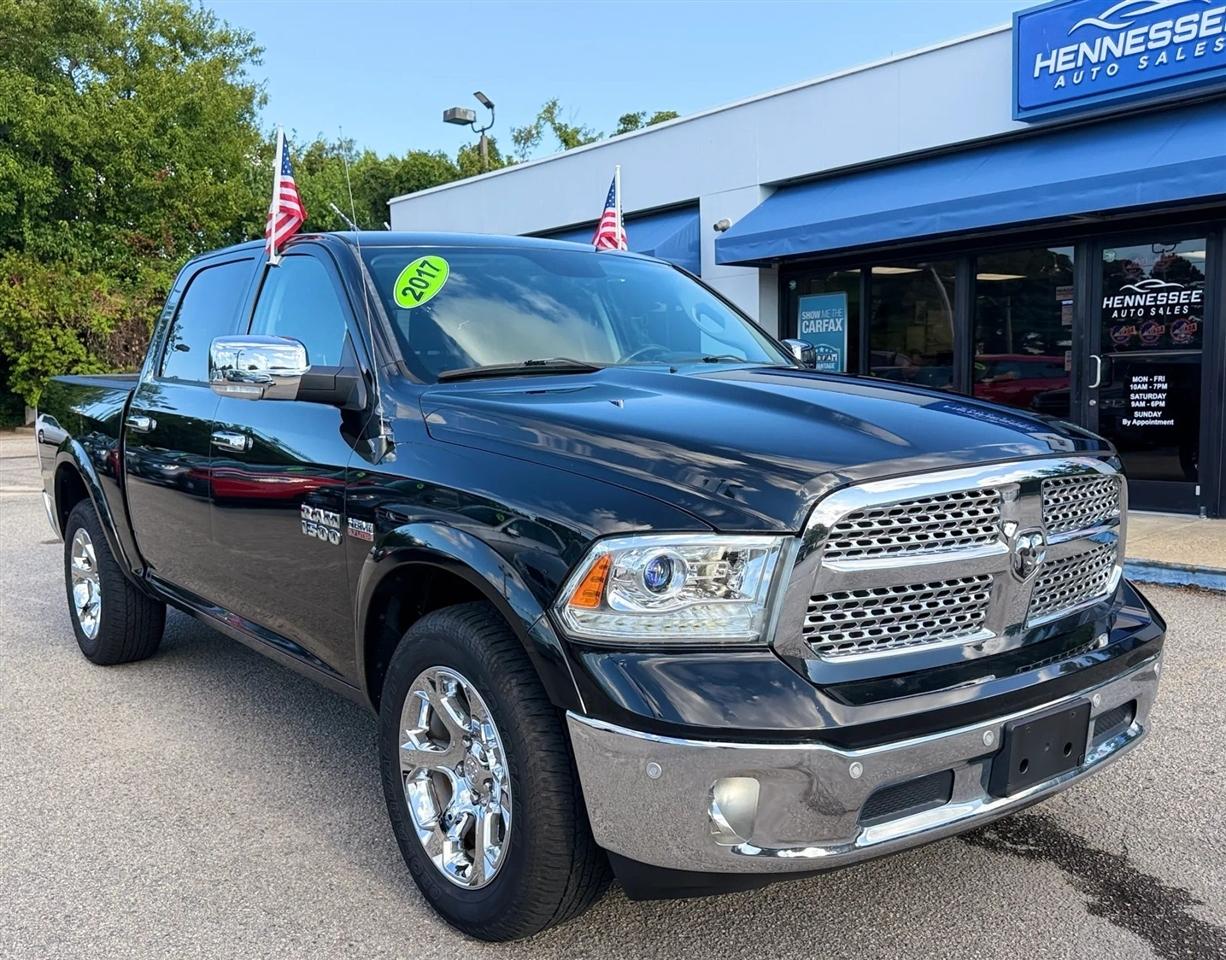 RAM 1500 Laramie 4x4 Crew Cab 5'7" Box 2017
