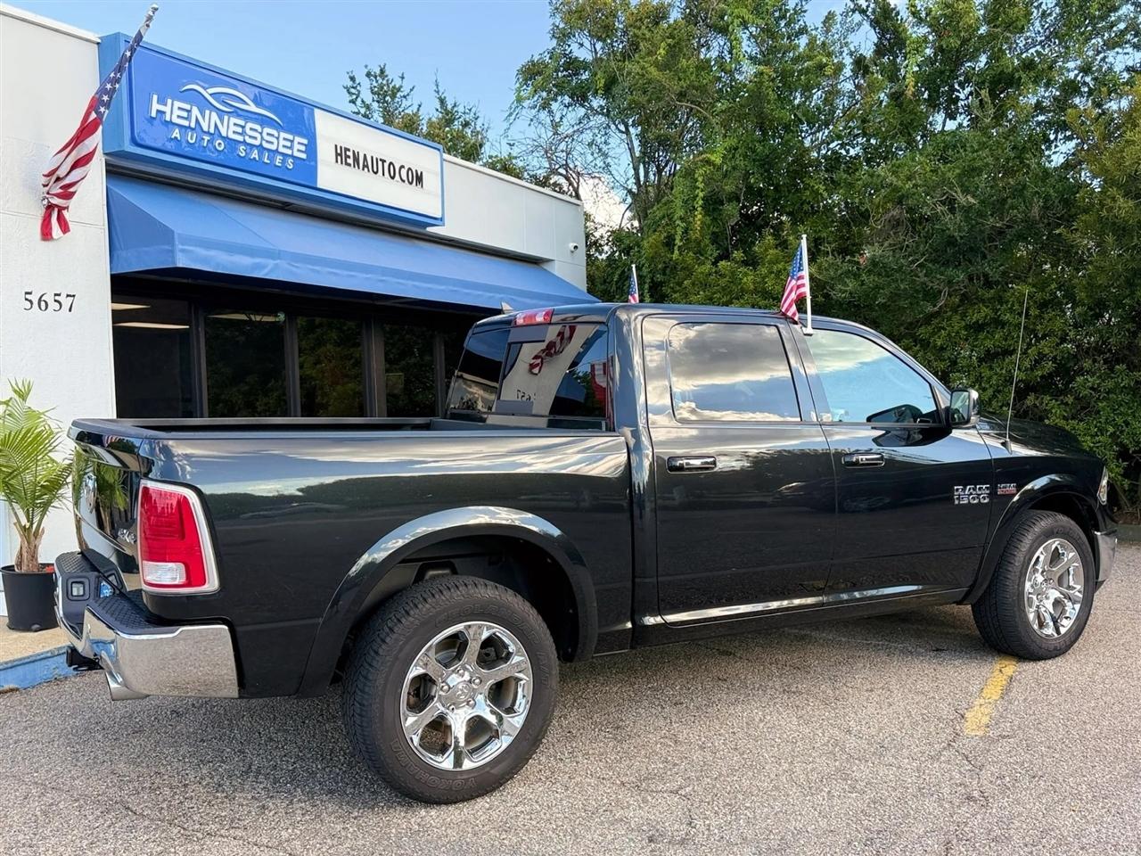 RAM 1500 Laramie 4x4 Crew Cab 5'7" Box 2017