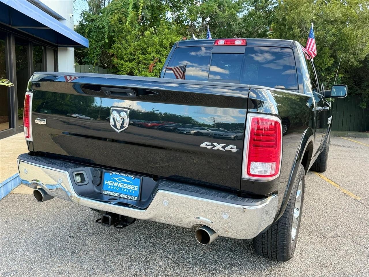 RAM 1500 Laramie 4x4 Crew Cab 5'7" Box 2017