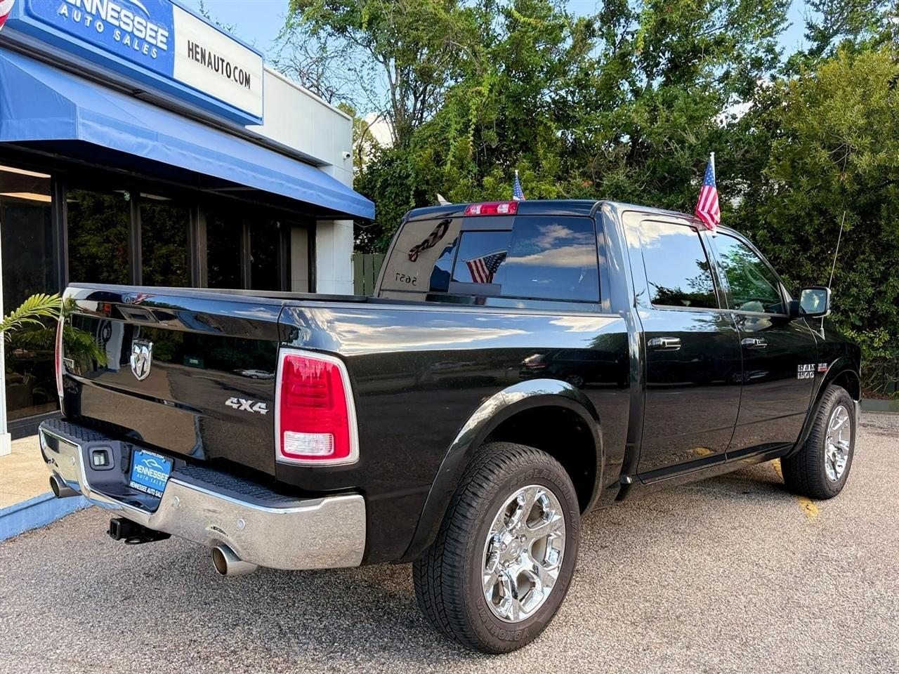 RAM 1500 Laramie 4x4 Crew Cab 5'7" Box 2017