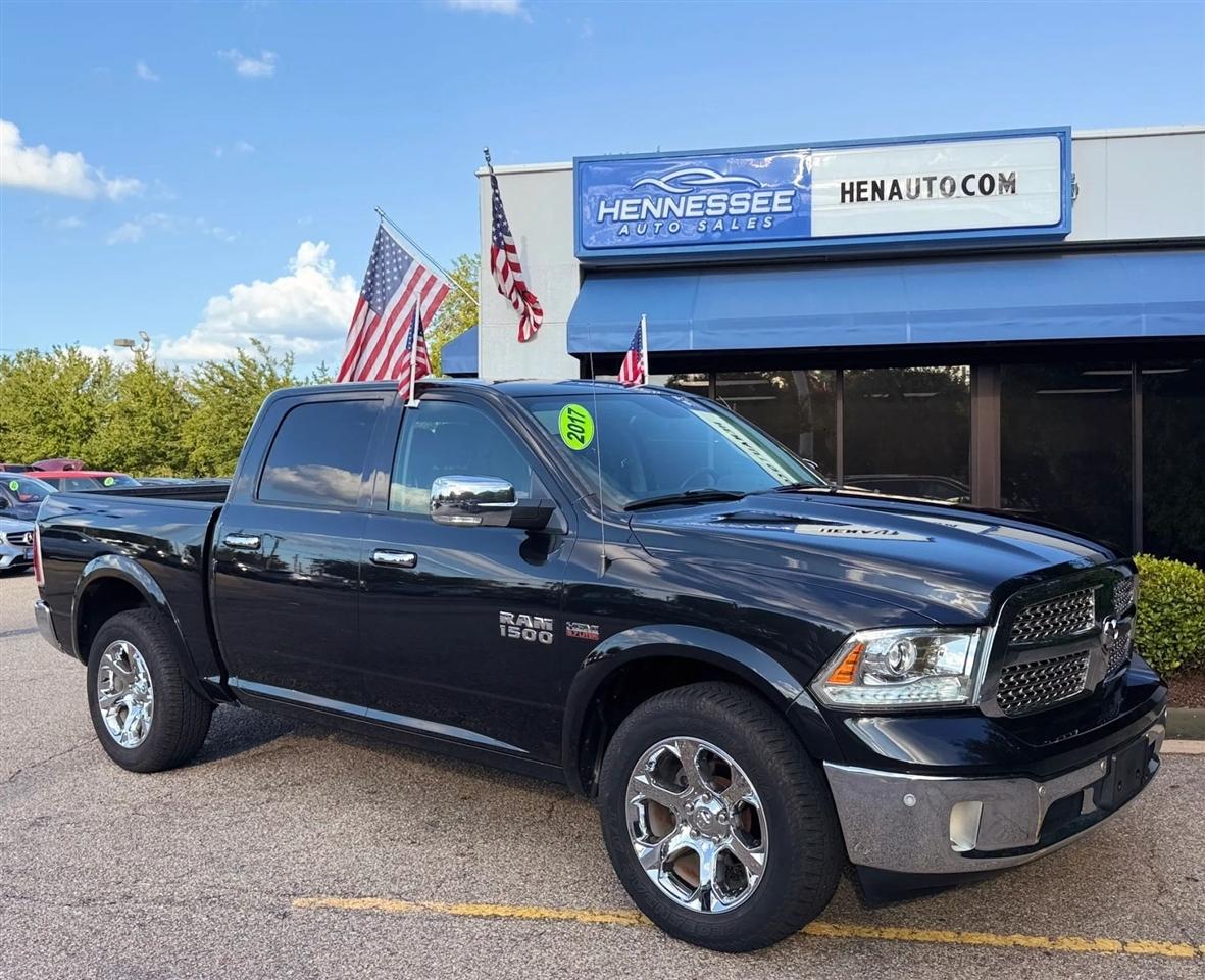 RAM 1500 Laramie 4x4 Crew Cab 5'7" Box 2017