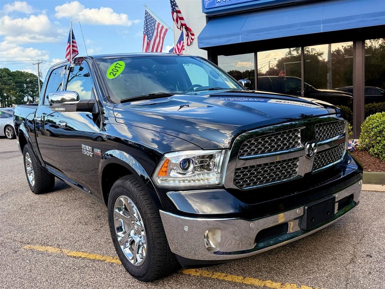 RAM 1500 Laramie 4x4 Crew Cab 5'7" Box 2017