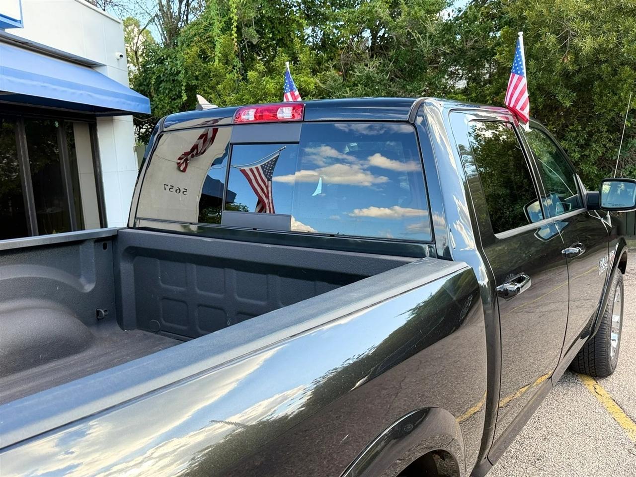 RAM 1500 Laramie 4x4 Crew Cab 5'7" Box 2017