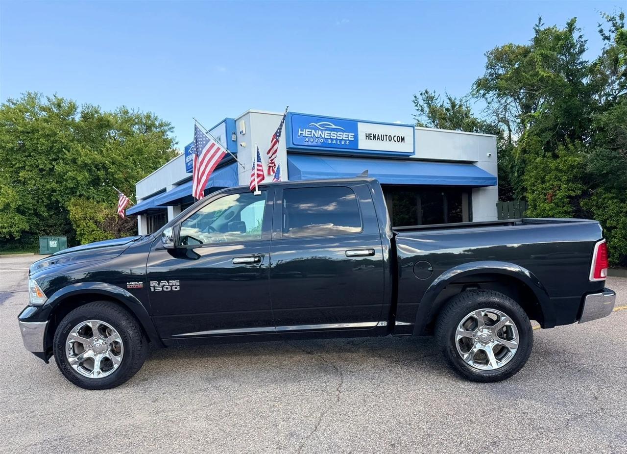 RAM 1500 Laramie 4x4 Crew Cab 5'7" Box 2017