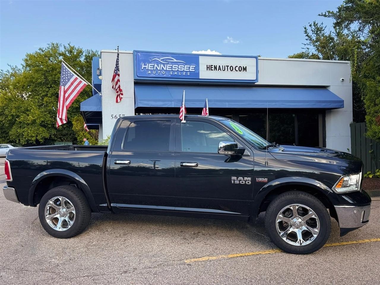 RAM 1500 Laramie 4x4 Crew Cab 5'7" Box 2017