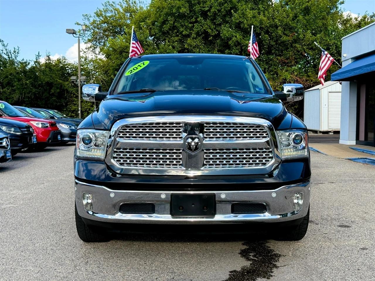 RAM 1500 Laramie 4x4 Crew Cab 5'7" Box 2017