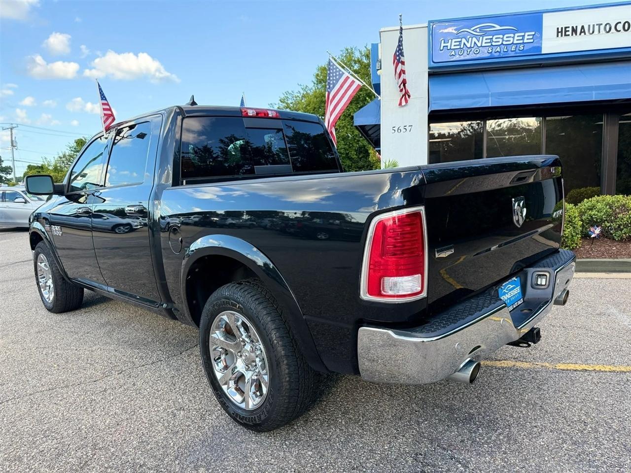 RAM 1500 Laramie 4x4 Crew Cab 5'7" Box 2017