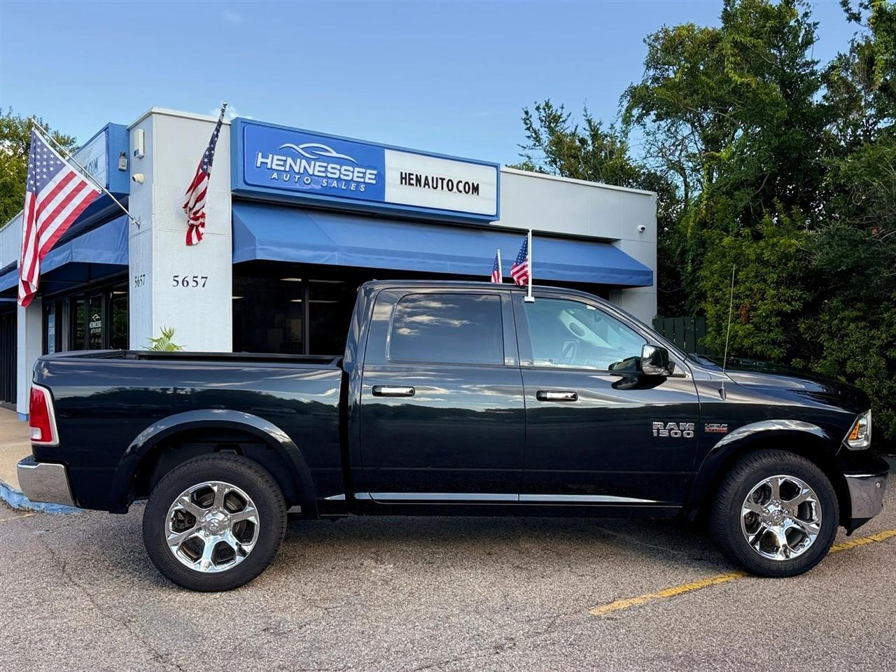 RAM 1500 Laramie 4x4 Crew Cab 5'7" Box 2017