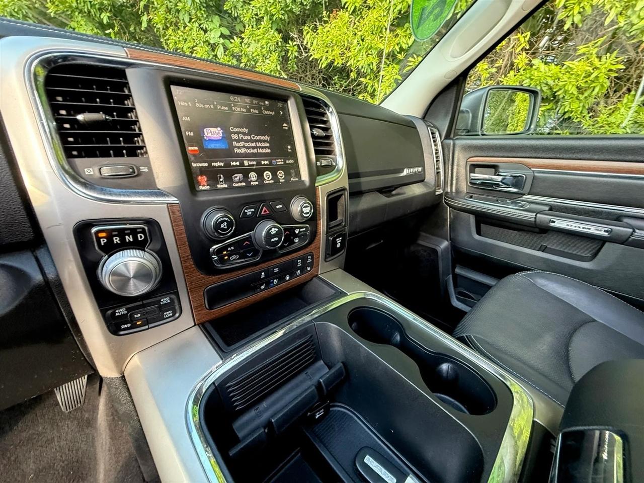 RAM 1500 Laramie 4x4 Crew Cab 5'7" Box 2017