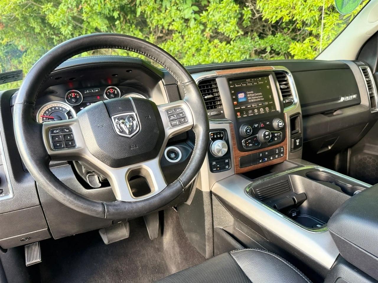 RAM 1500 Laramie 4x4 Crew Cab 5'7" Box 2017