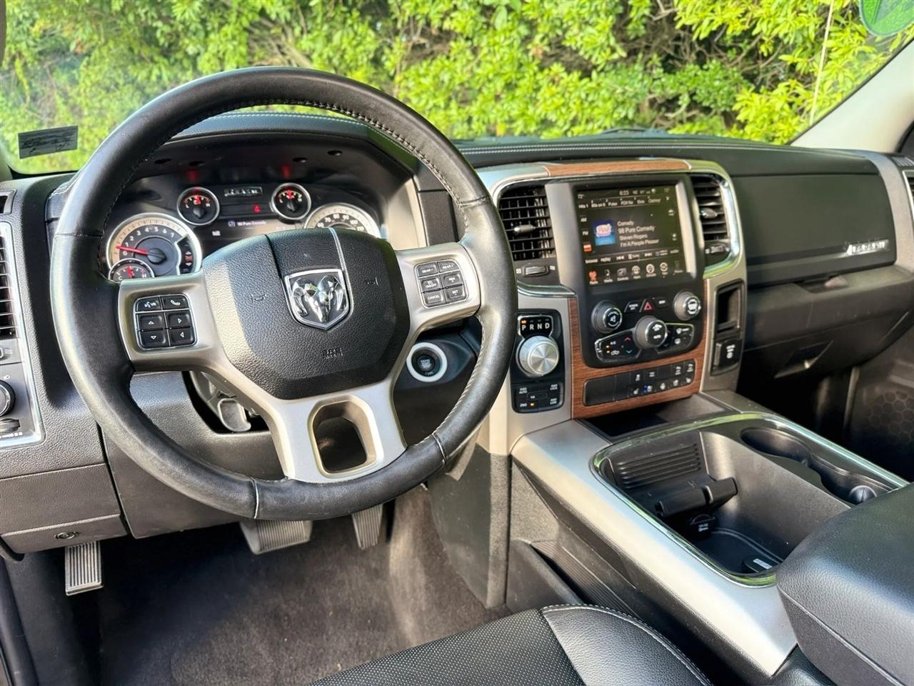 RAM 1500 Laramie 4x4 Crew Cab 5'7" Box 2017