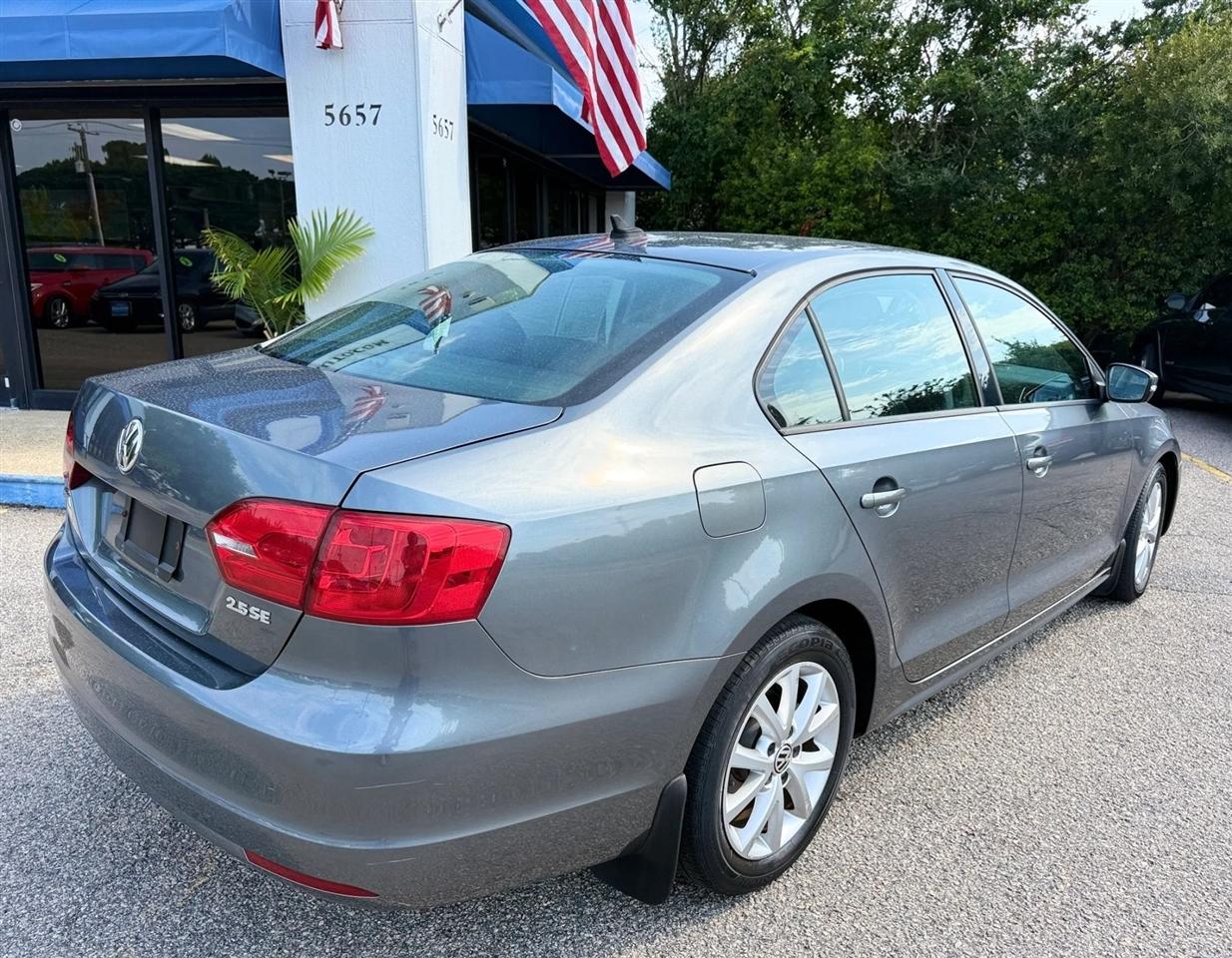 Volkswagen Jetta Sedan 4dr Manual SE PZEV 2012
