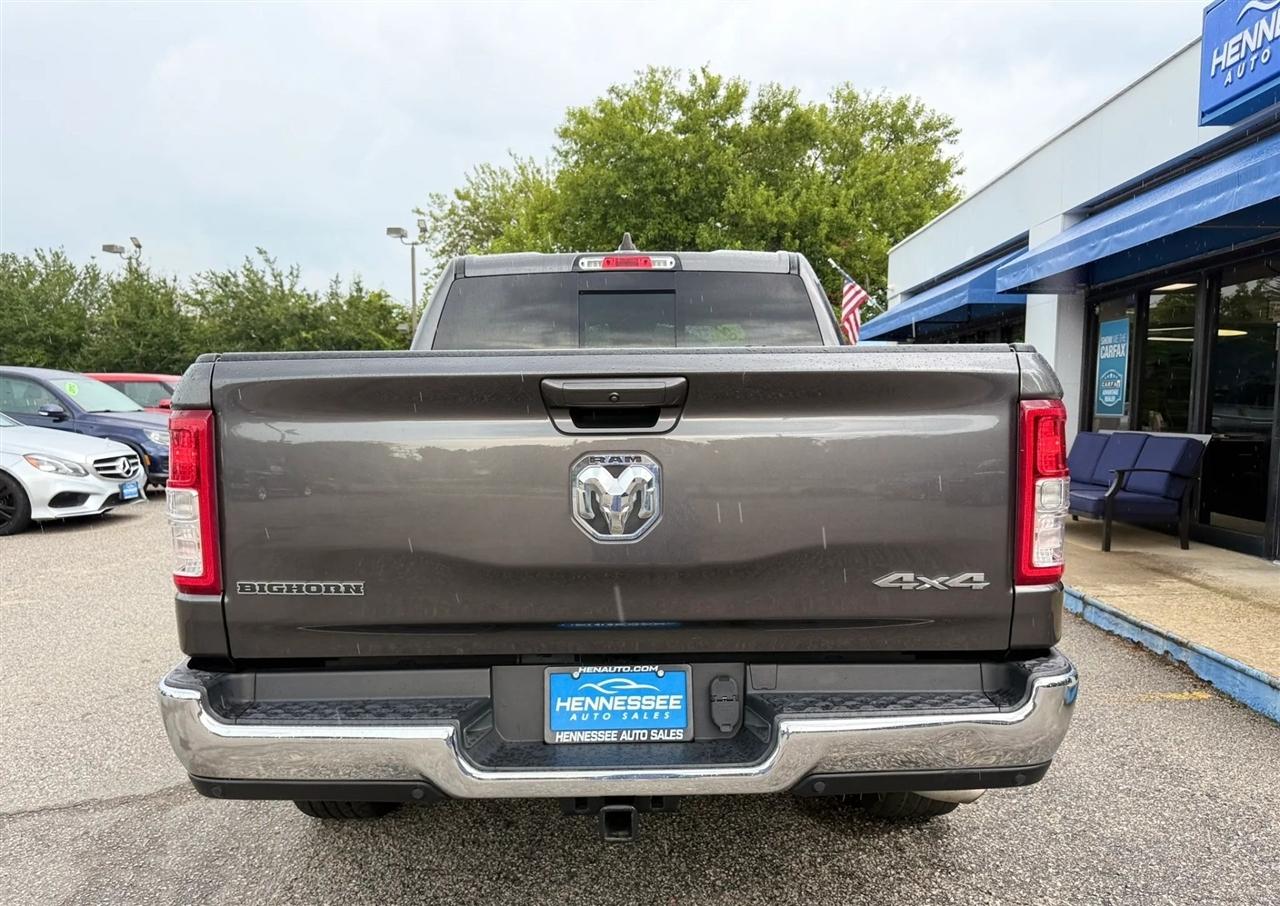 RAM 1500 Big Horn 4x4 Crew Cab 5'7" Box 2022