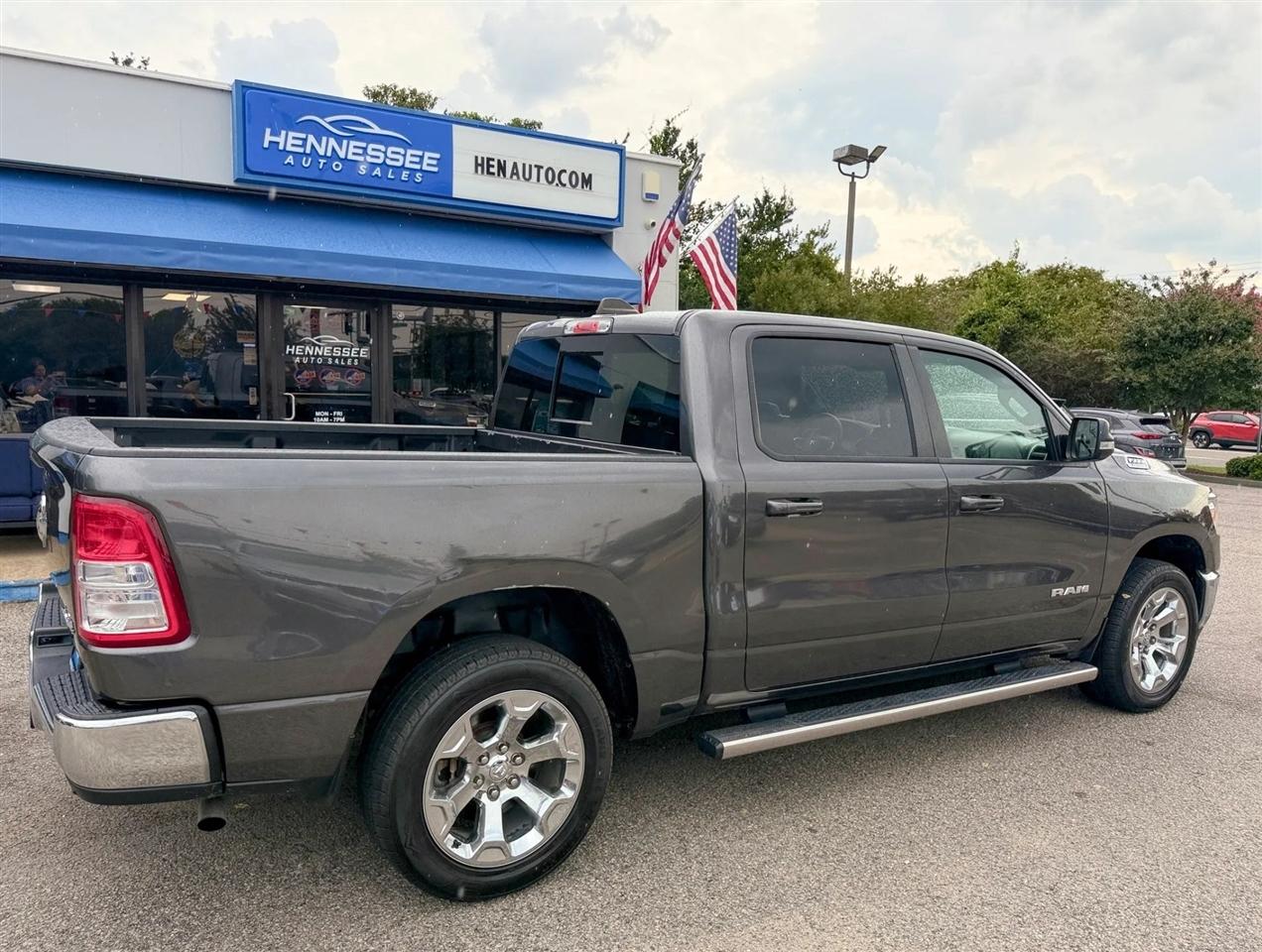 RAM 1500 Big Horn 4x4 Crew Cab 5'7" Box 2022