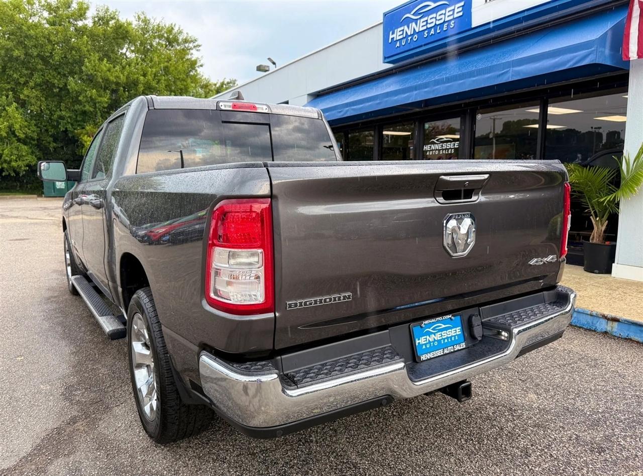 RAM 1500 Big Horn 4x4 Crew Cab 5'7" Box 2022