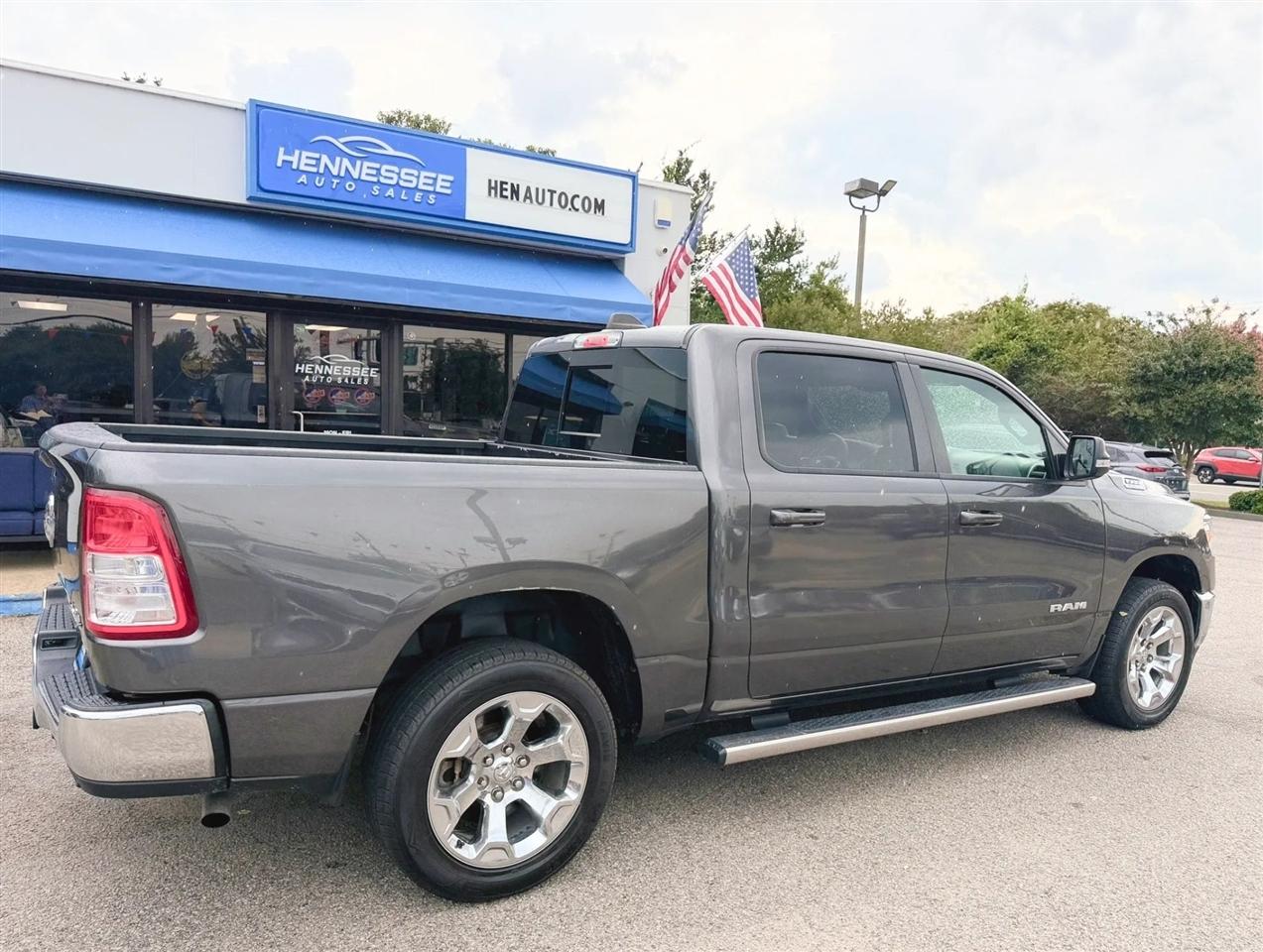 RAM 1500 Big Horn 4x4 Crew Cab 5'7" Box 2022