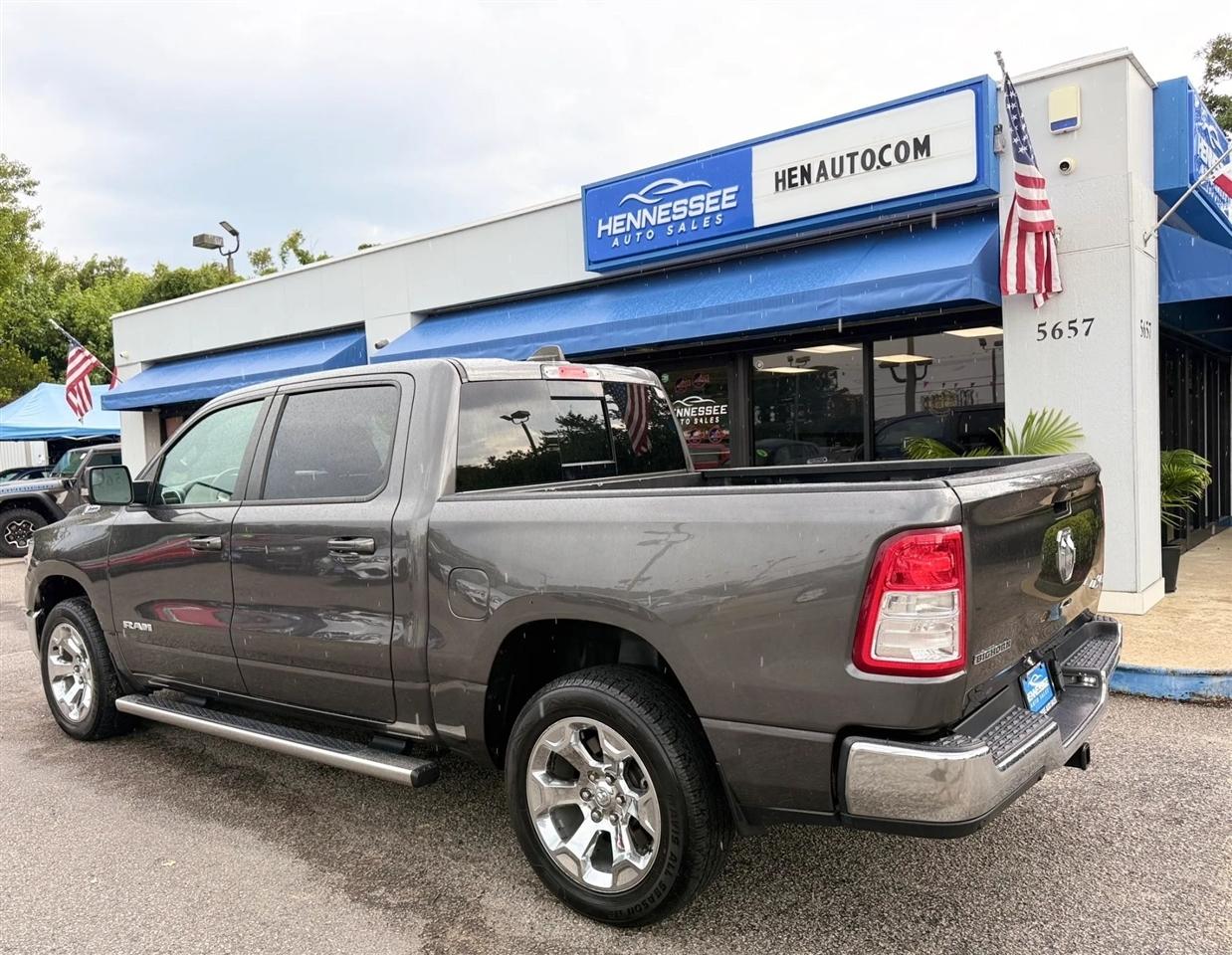 RAM 1500 Big Horn 4x4 Crew Cab 5'7" Box 2022