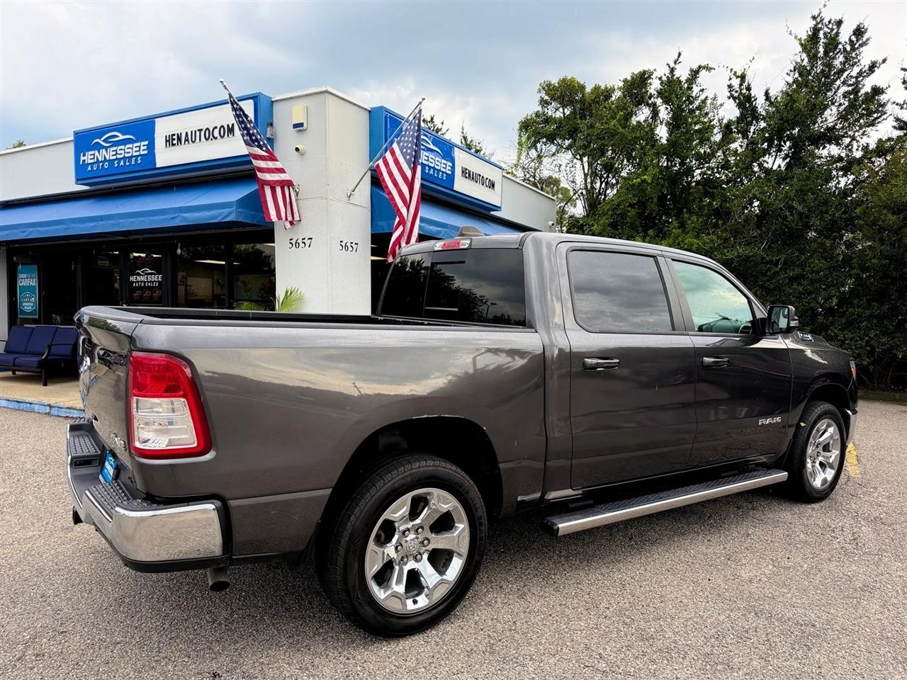 RAM 1500 Big Horn 4x4 Crew Cab 5'7" Box 2022