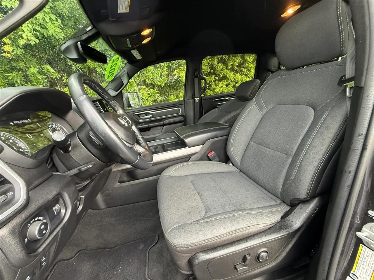 RAM 1500 Big Horn 4x4 Crew Cab 5'7" Box 2022