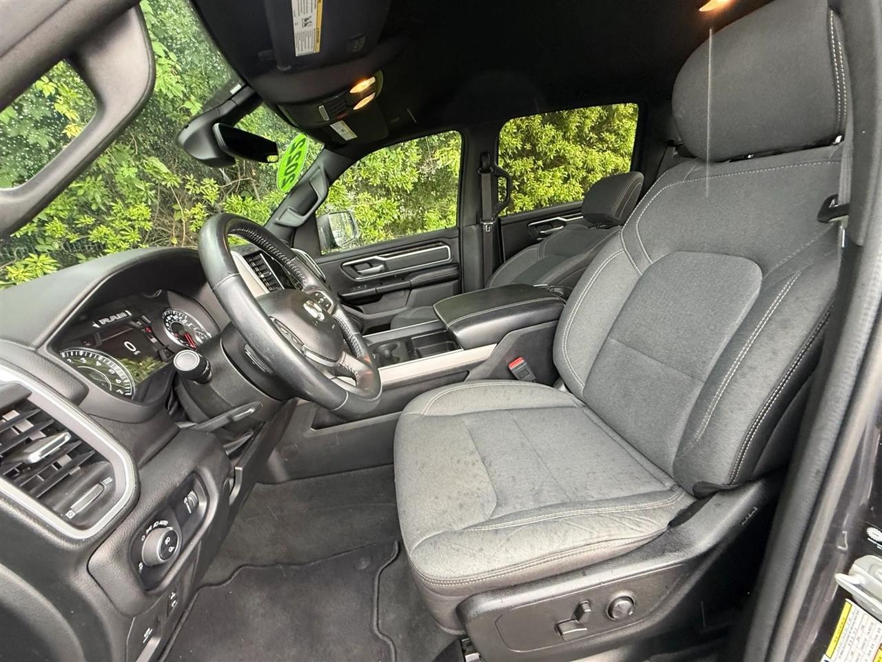 RAM 1500 Big Horn 4x4 Crew Cab 5'7" Box 2022