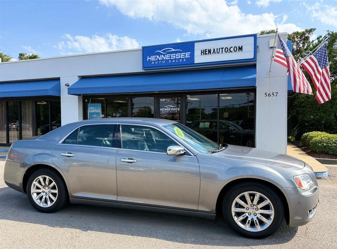 Chrysler 300 4dr Sdn Limited RWD 2011