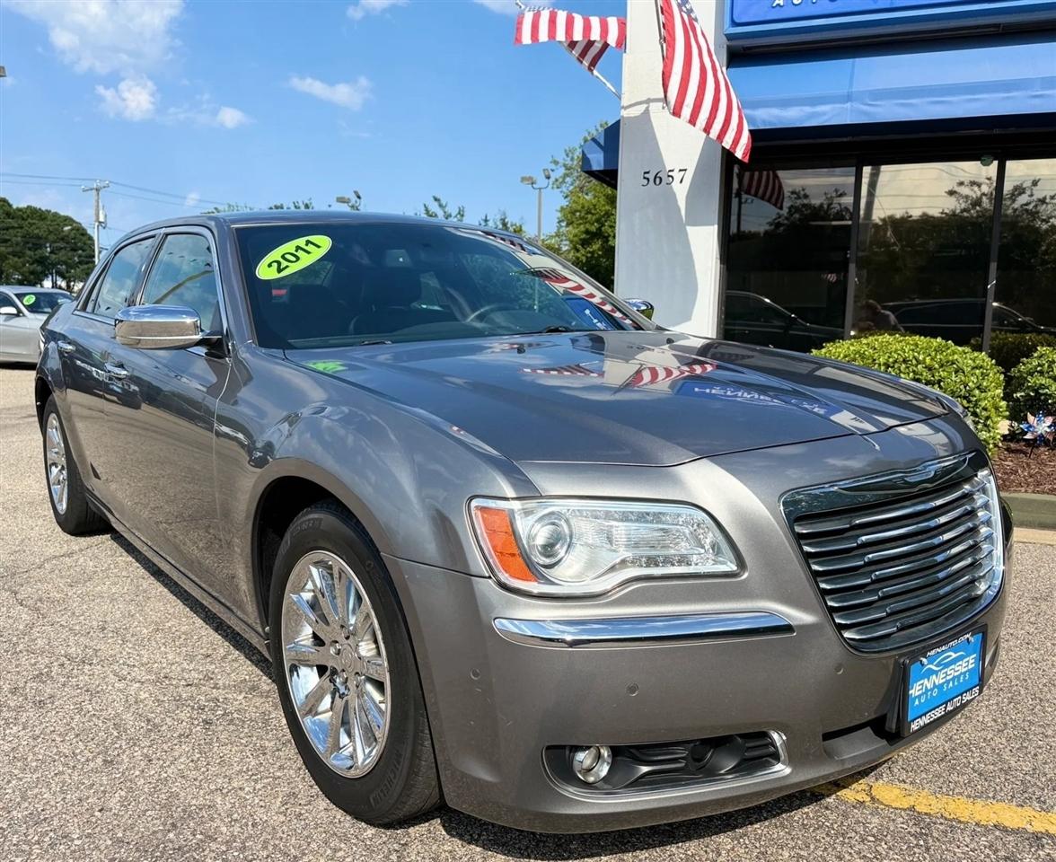 Chrysler 300 4dr Sdn Limited RWD 2011
