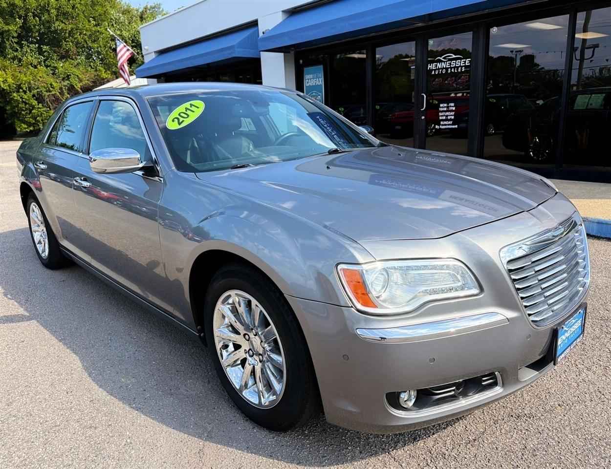 Chrysler 300 4dr Sdn Limited RWD 2011