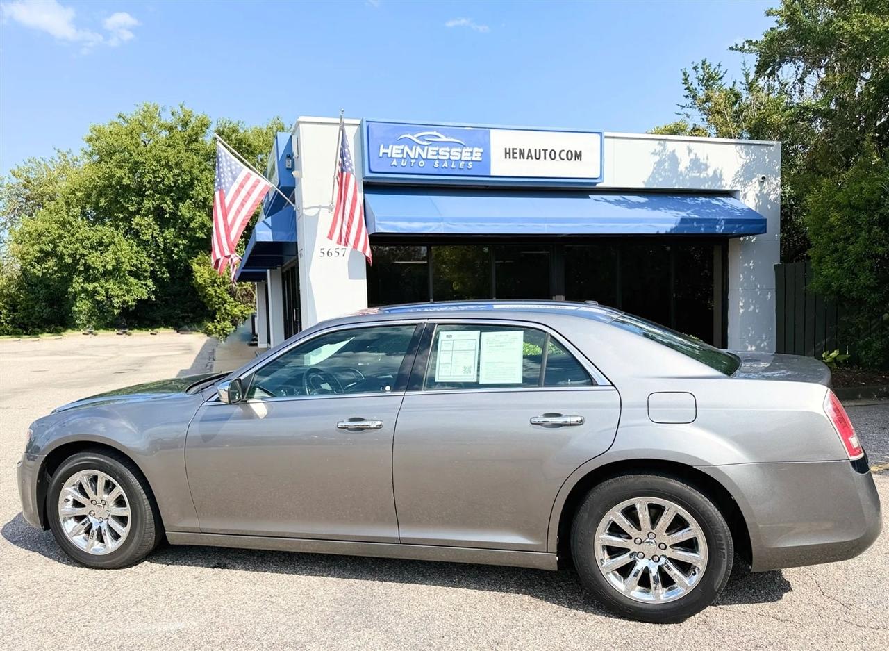 Chrysler 300 4dr Sdn Limited RWD 2011