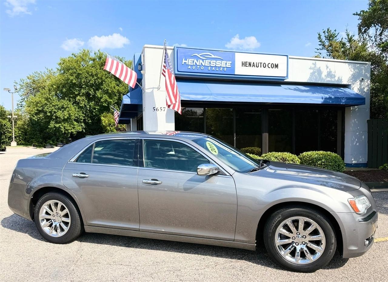 Chrysler 300 4dr Sdn Limited RWD 2011