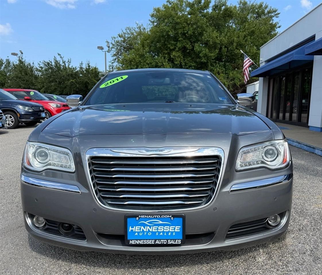 Chrysler 300 4dr Sdn Limited RWD 2011
