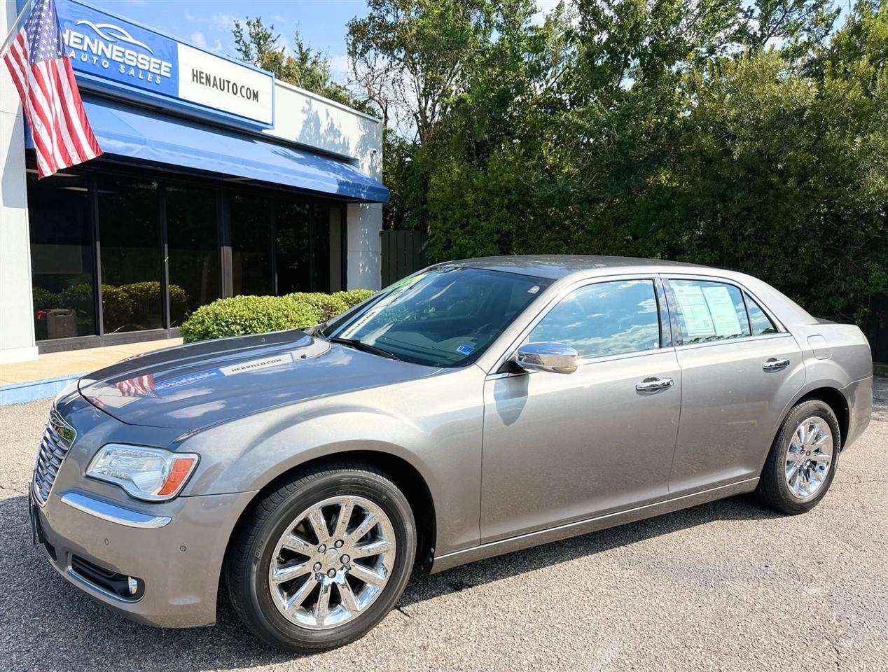 Chrysler 300 4dr Sdn Limited RWD 2011