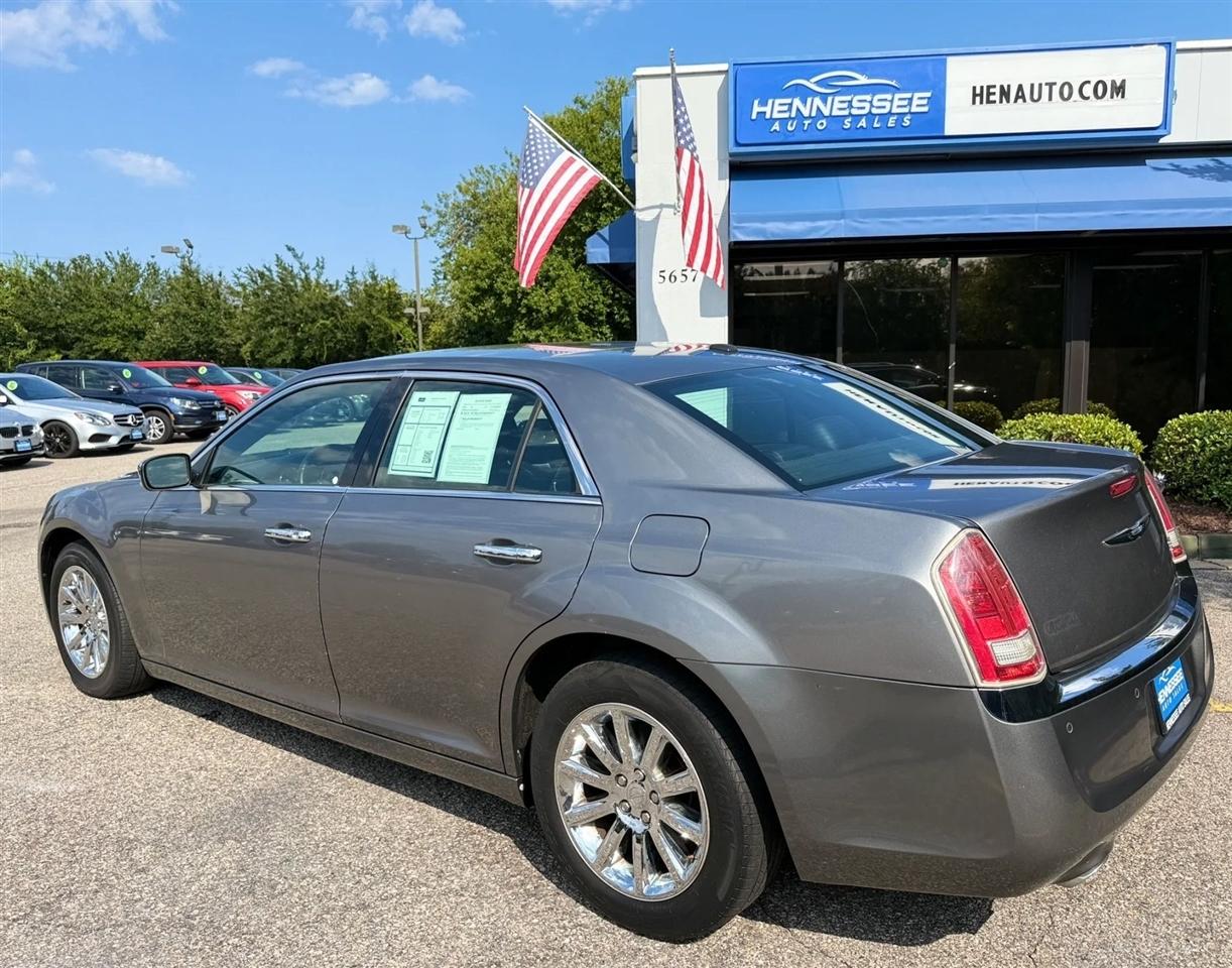 Chrysler 300 4dr Sdn Limited RWD 2011