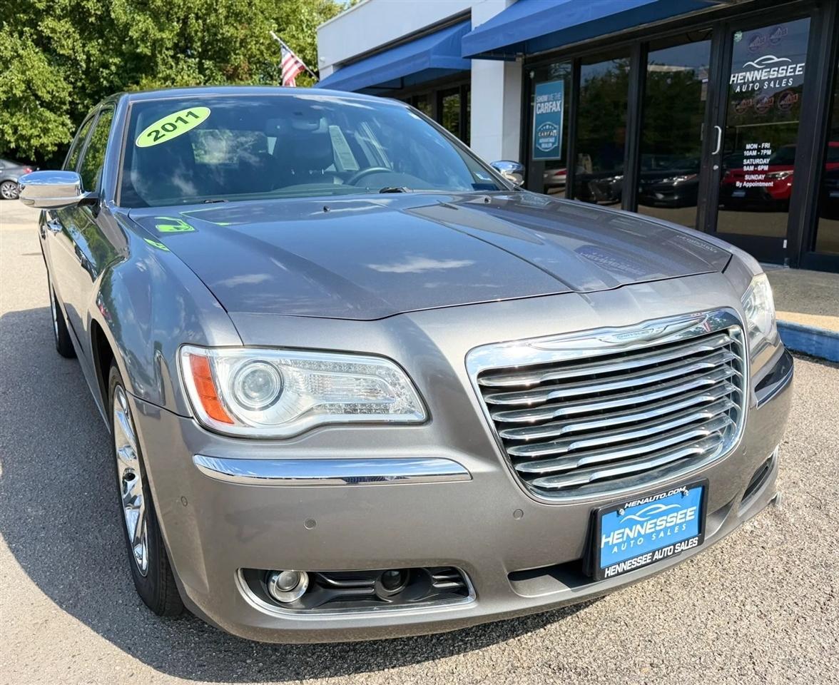 Chrysler 300 4dr Sdn Limited RWD 2011