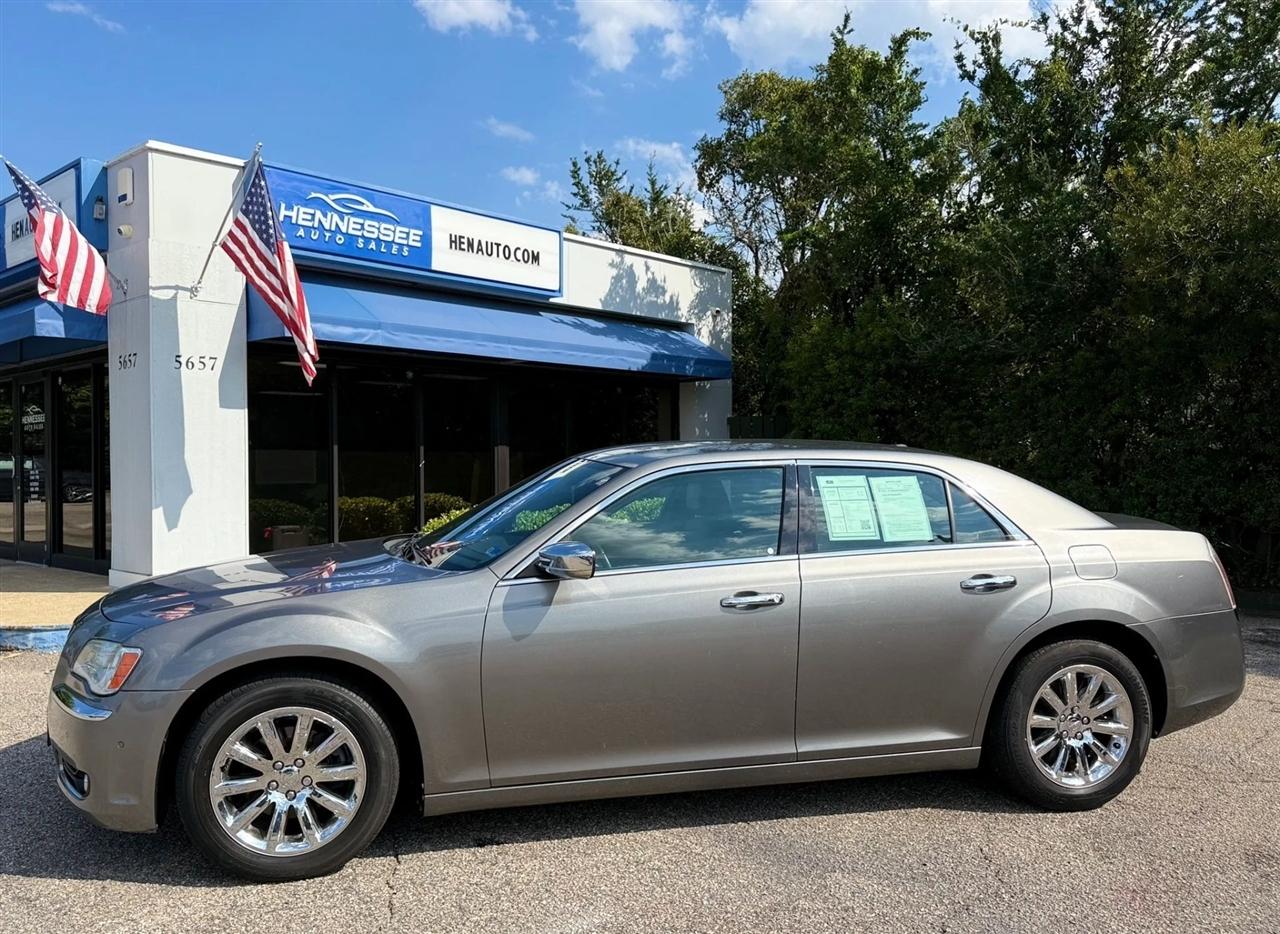 Chrysler 300 4dr Sdn Limited RWD 2011