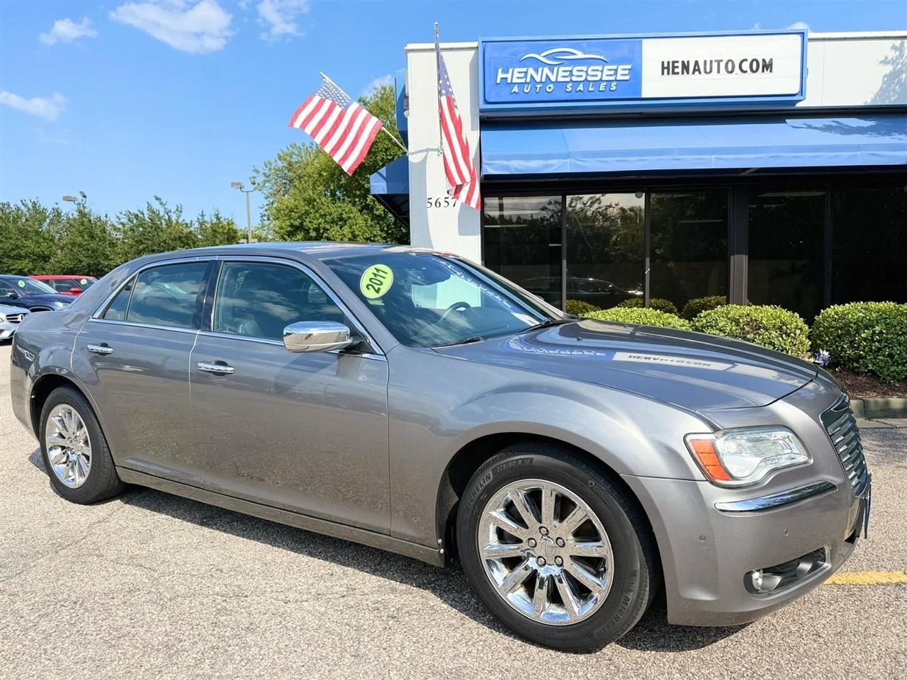 Chrysler 300 4dr Sdn Limited RWD 2011