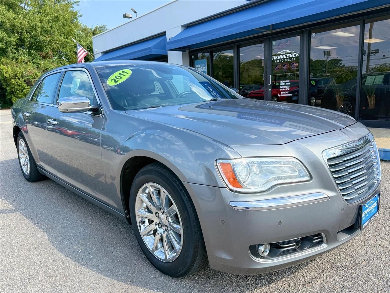 Chrysler 300 4dr Sdn Limited RWD 2011
