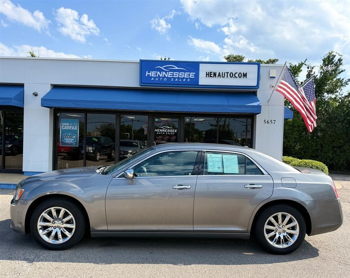 Chrysler 300 4dr Sdn Limited RWD 2011