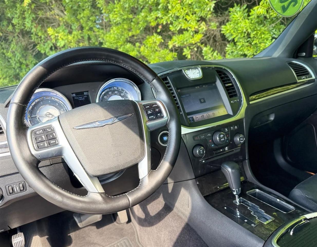 Chrysler 300 4dr Sdn Limited RWD 2011